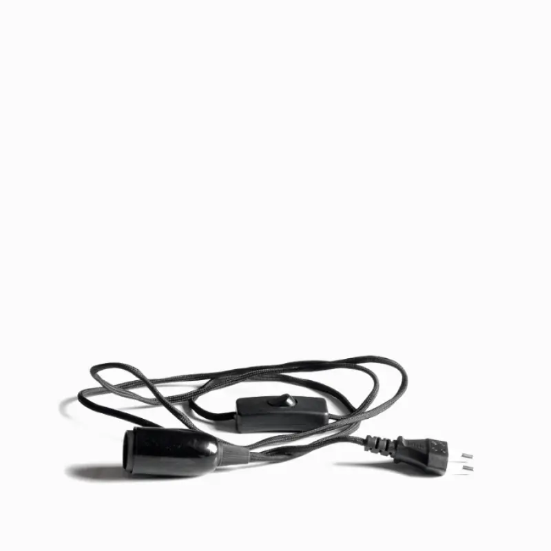 Штепсель с держателем для светильников Lampadina